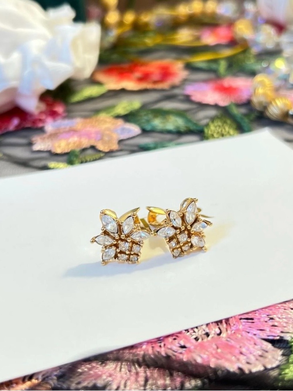 AUTH Christian Dior Blossoming Diamanté Earrings • Clip On Clips Dainty